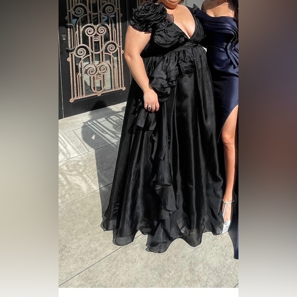 Mac Duggal Ruched Floral Chiffon Gown Size 20 Worn Once WITH ALTERATIONS - Picture 11 of 13